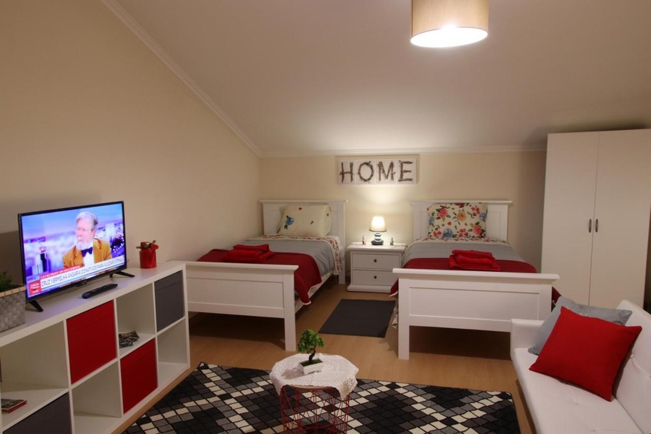 Quartos Confortaveis Em Casa Proximo Ao Mosteiro Homestay