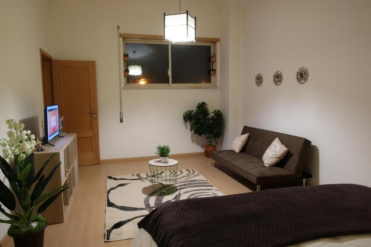 Quartos Confortaveis Em Casa Proximo Ao Mosteiro