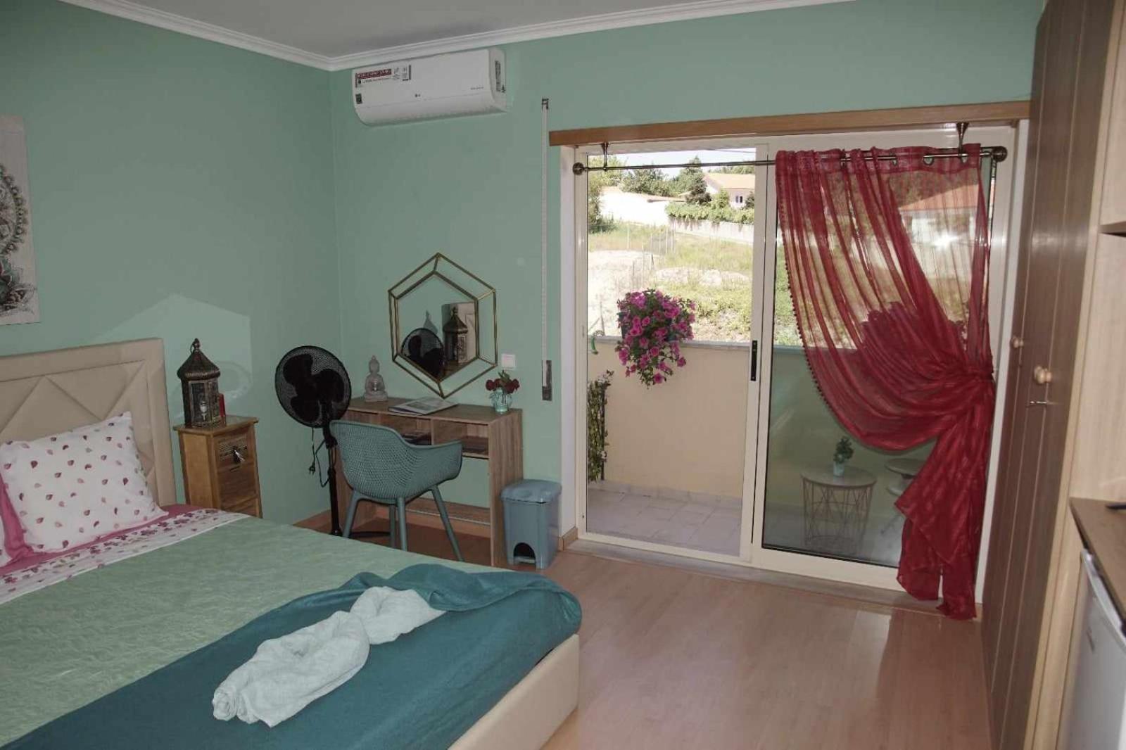 Quartos Confortaveis Em Casa Proximo Ao Mosteiro *