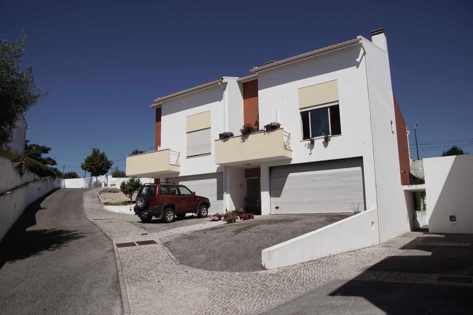 Quartos Confortaveis Em Casa Proximo Ao Mosteiro